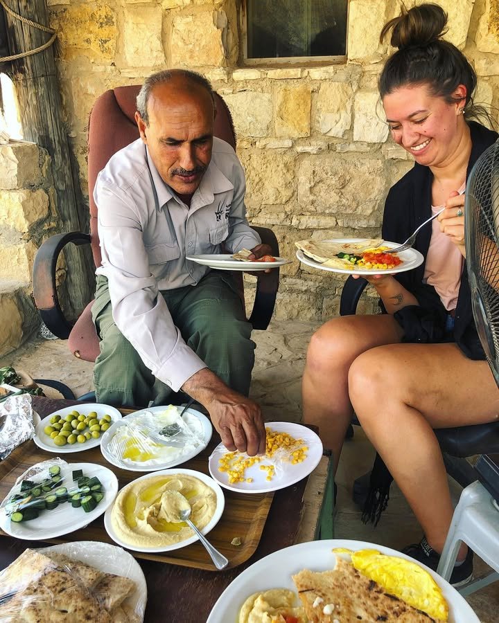 Hostels vs. Couchsurfing in Jordan: Which is Right for Your Trip?